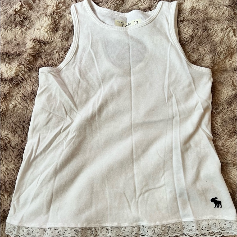 Girls A&F Kids Tank Top with Lace Trim.. White 🤍 in Color .. Size 7/8